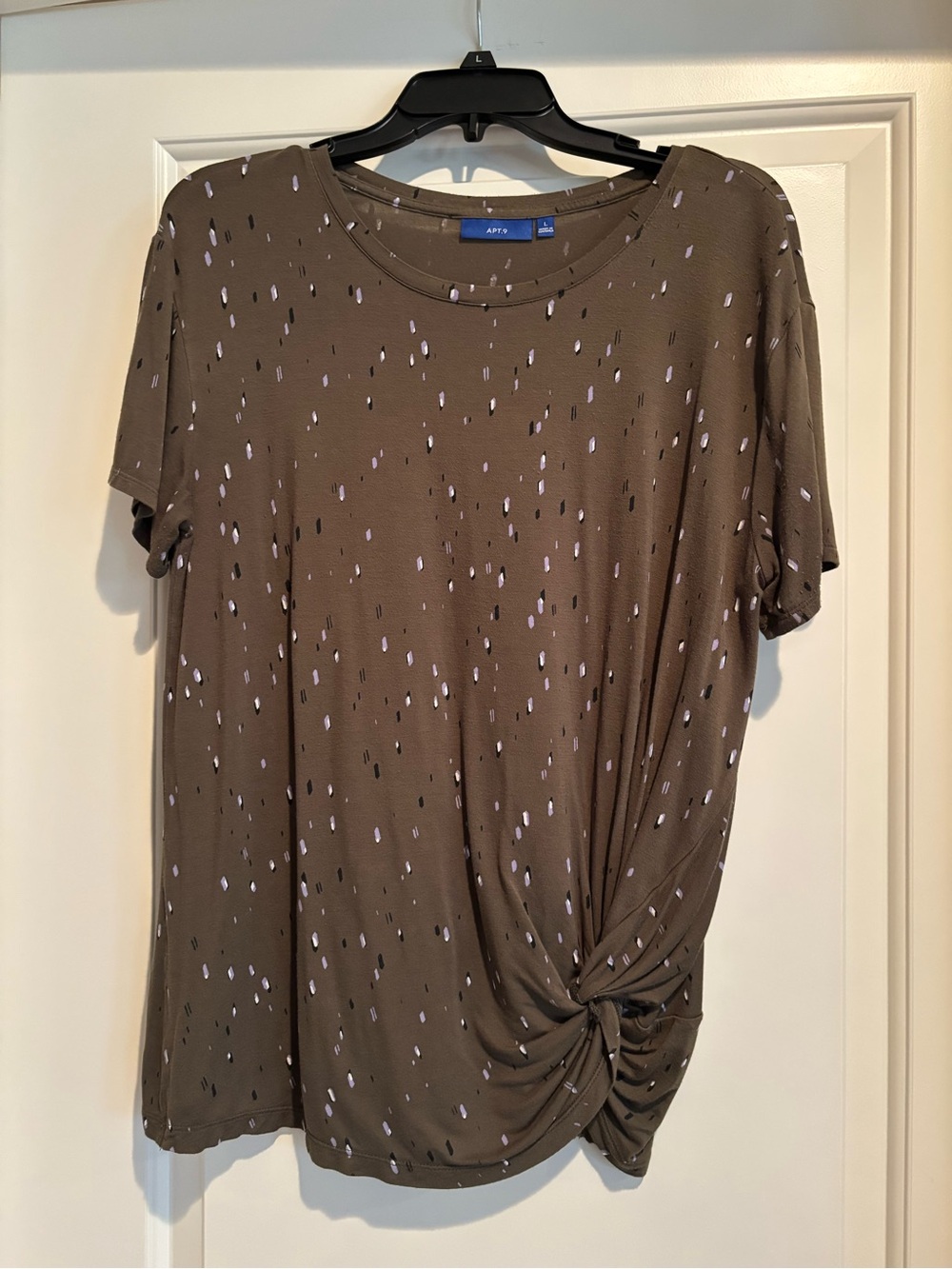 Apt. 9 Olive Short Sleeve Twist-Hem Tee with Lilac Dot Print